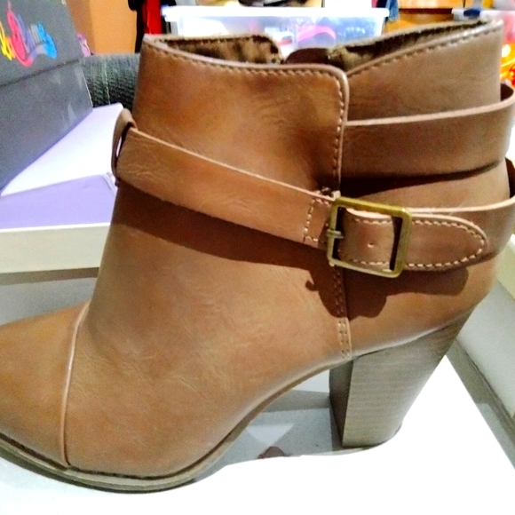 LC Lauren Conrad Shoes - Lauren Conrad Ankle Boots 8.5